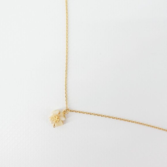 Tory Burch Resin Clover Necklace Ivory OS - Picture 2 of 10